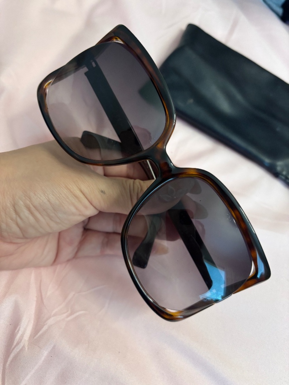 Fendi women sunglasses